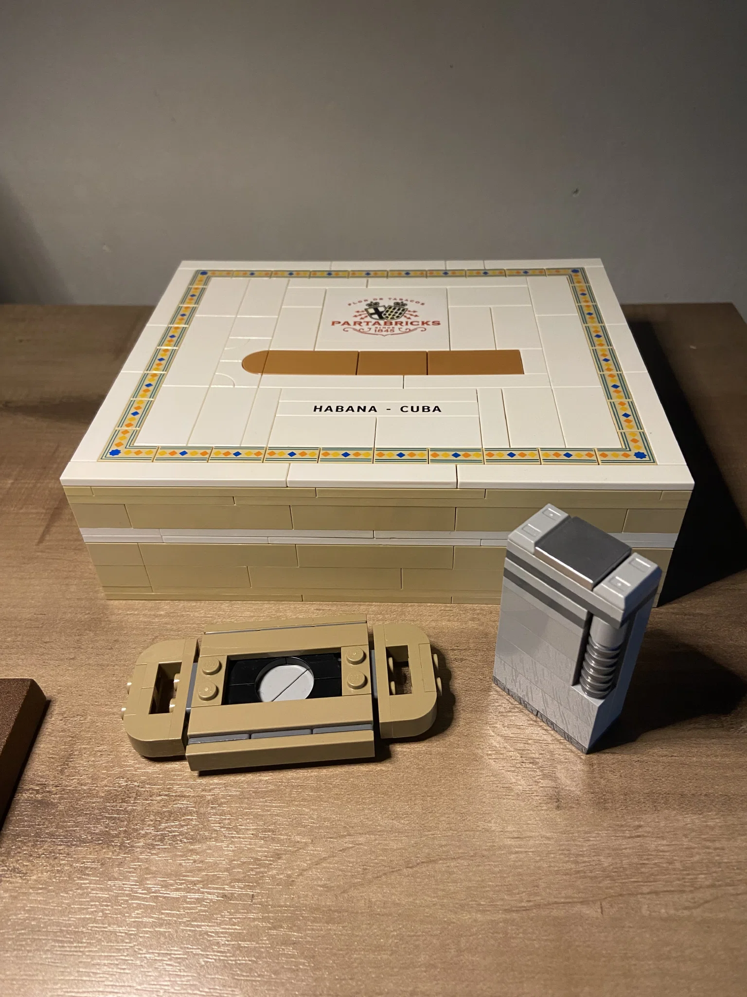 The cigar box by legoismymodjo